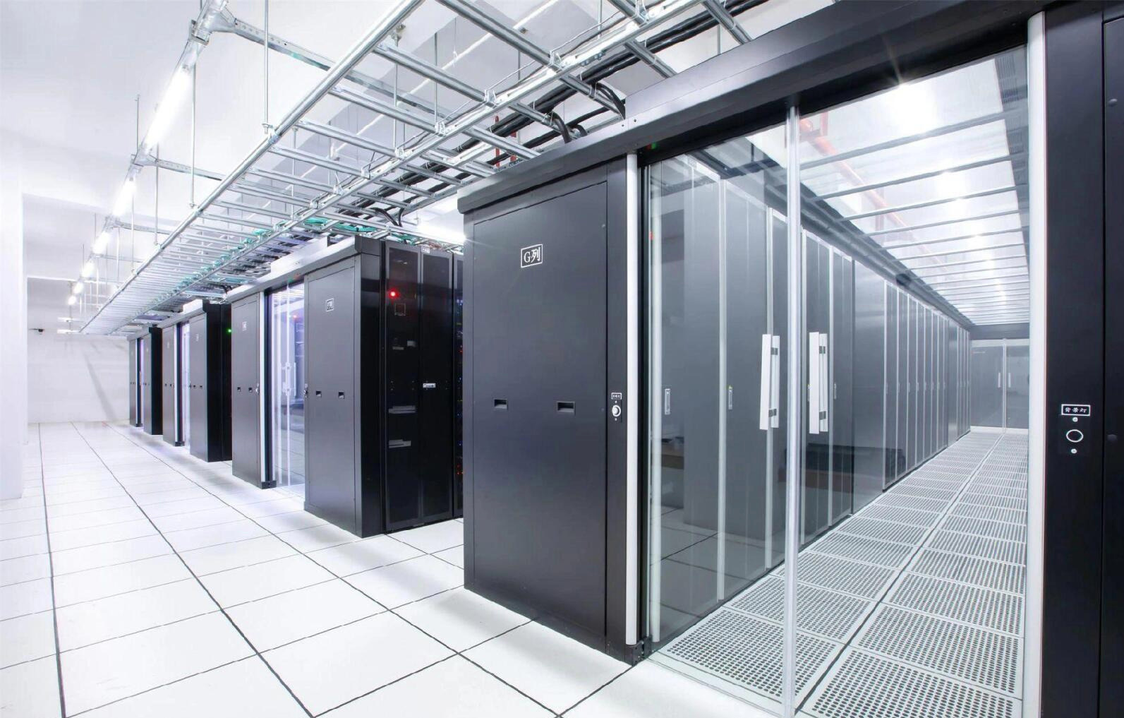 现代数据中心基石：林德纳硫酸钙防静电地板性能解析与应用展望